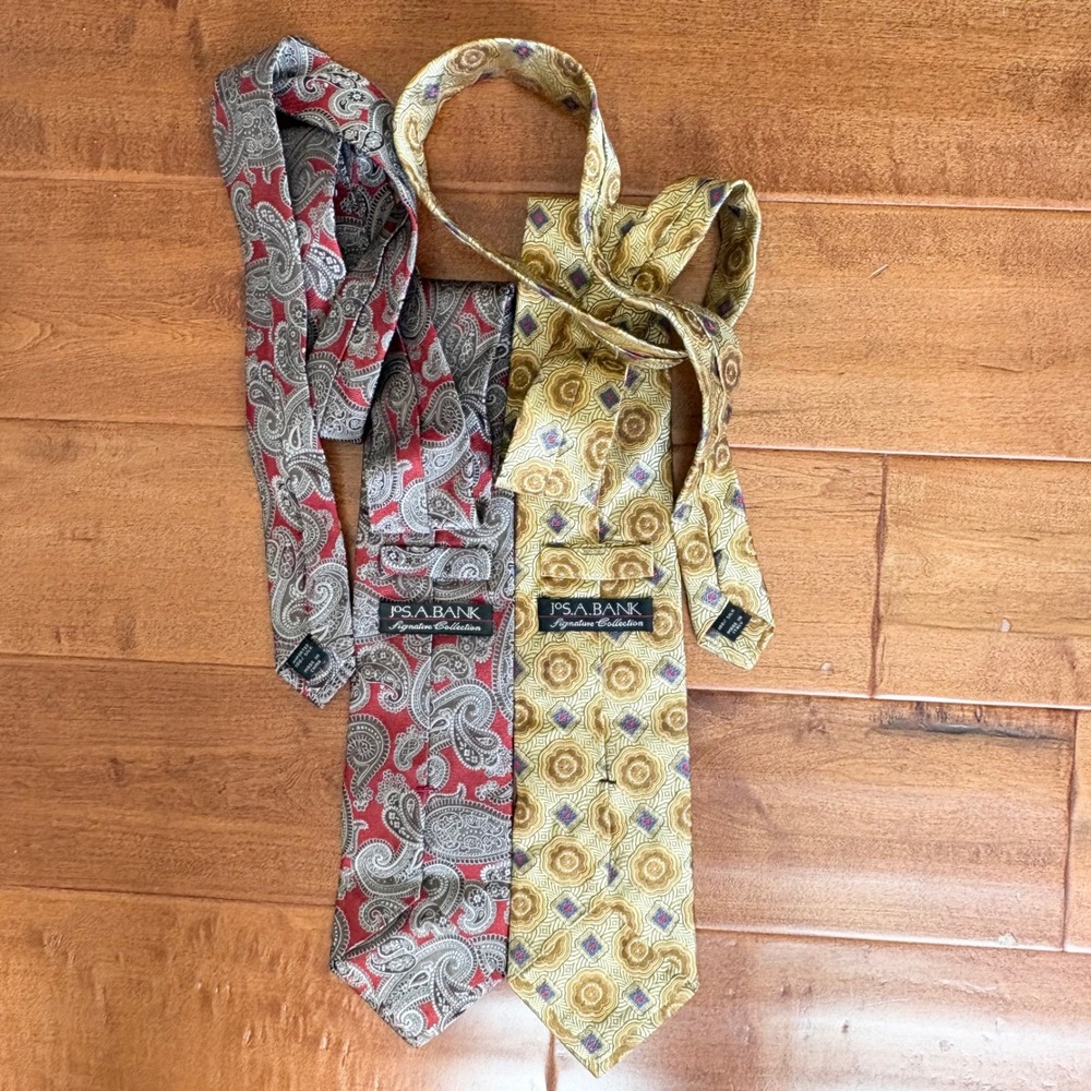 Jos A Bank Signature Collection Silk Paisley Medallion Ties Mens OS Red Gold